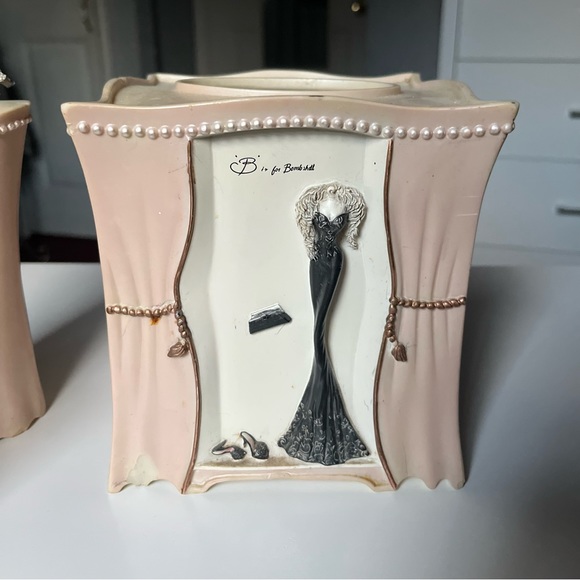 *SOLD* Vintage Chic Bathroom Decor - Set of 3 - Picture 3 of 8